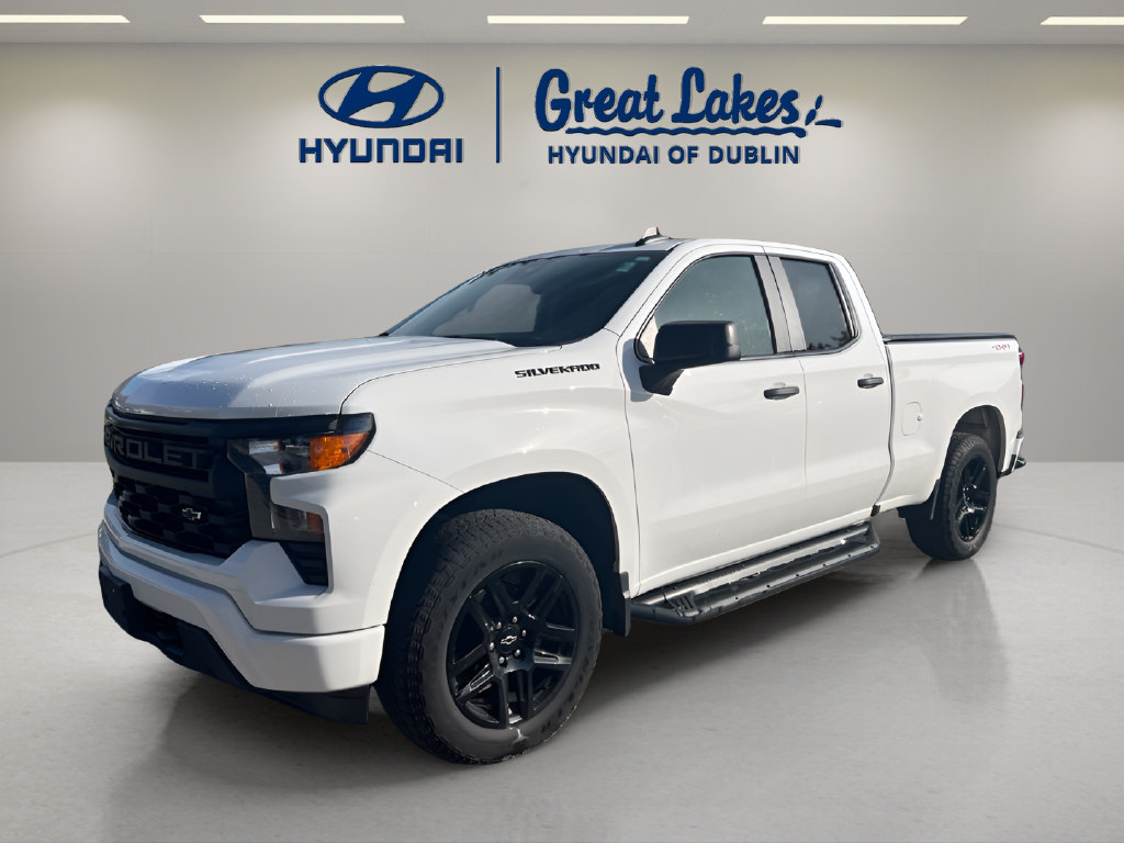 Used 2023 Chevrolet Silverado 1500 Custom w/ 2.7L Blackout Package AWD/4WD image 1