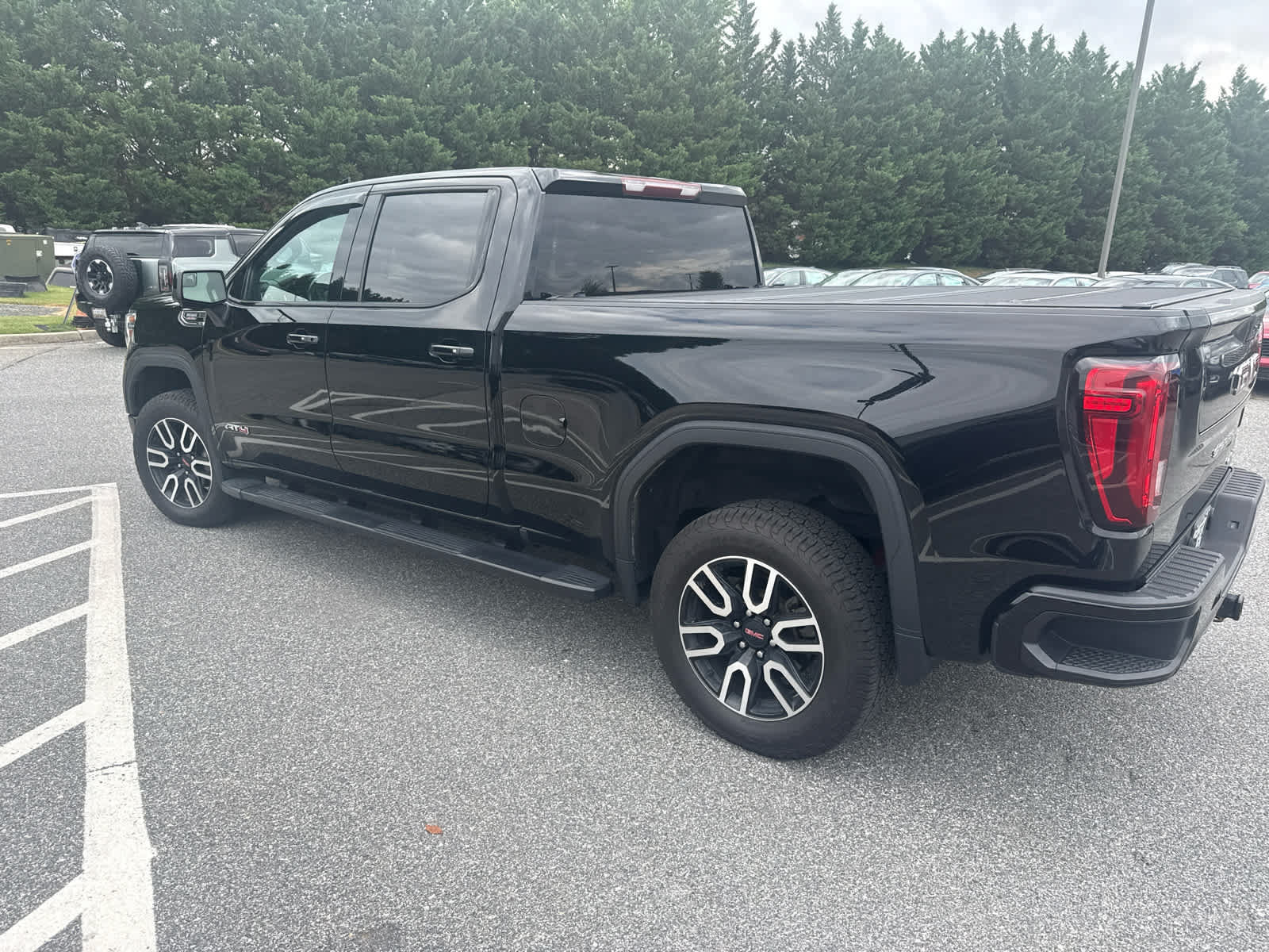 Used 2021 GMC Sierra 1500 AT4 AWD/4WD image 4