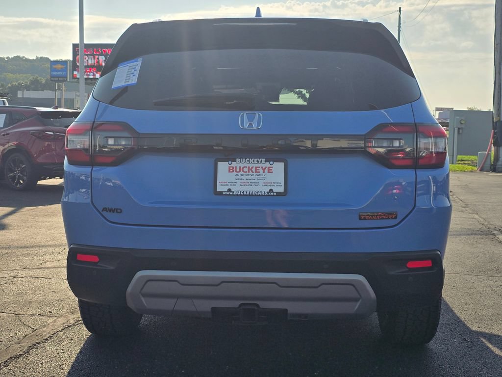 Used 2025 Honda Pilot TrailSport image 7