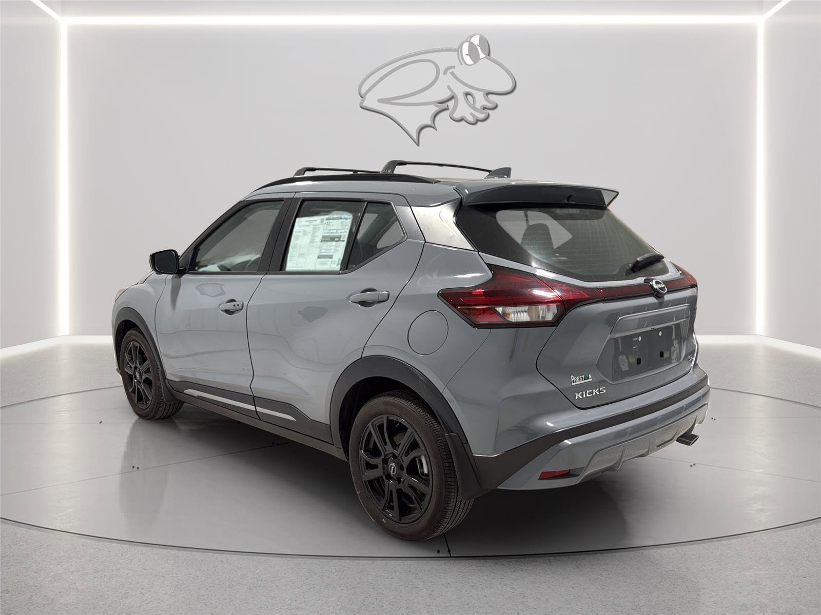 Used 2024 Nissan Kicks SR w/ SR Premium Package FWD image 3