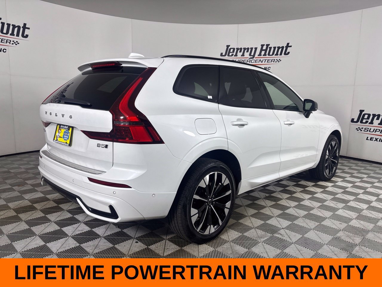 Used 2026 Volvo XC60 B5 Plus AWD/4WD image 5