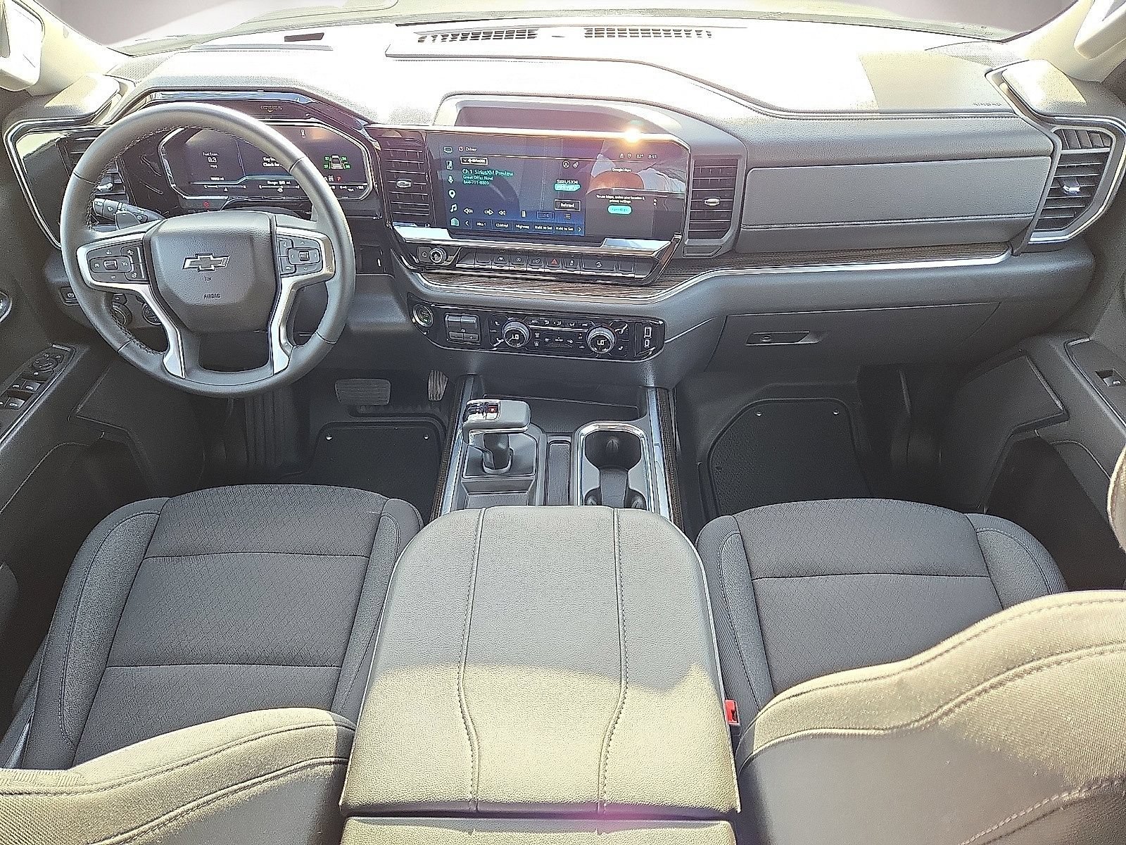 Used 2025 Chevrolet Silverado 1500 LT Trail Boss w/ LPO, Dark Essentials Package AWD/4WD image 18