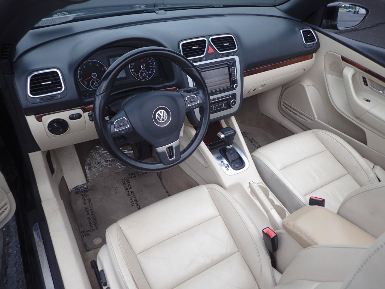 Used 2010 Volkswagen Eos Lux FWD image 17