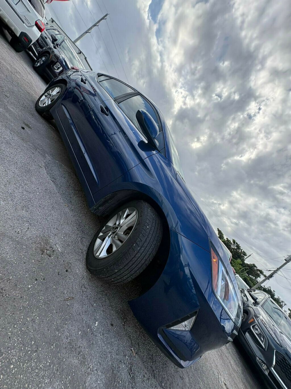 Used 2020 Hyundai Elantra SEL image 2