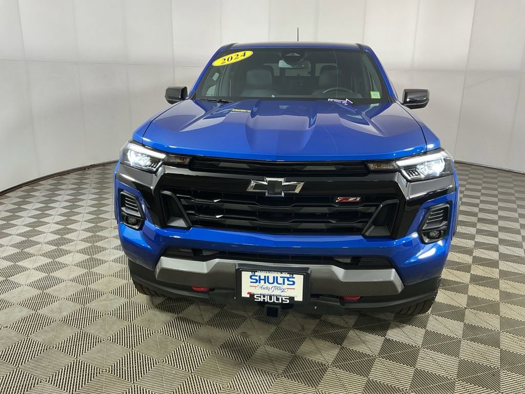 Used 2024 Chevrolet Colorado Z71 w/ Z71 Convenience Package 2 AWD/4WD image 3