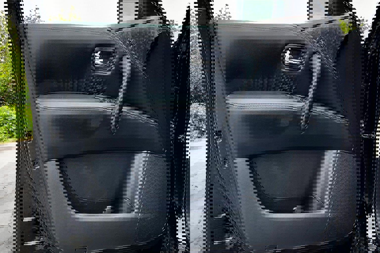 Used 2021 Nissan Armada Platinum w/ Captain's Chairs Package image 23