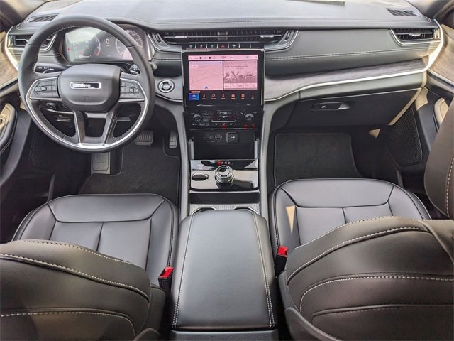 New 2025 Jeep Grand Cherokee Limited w/ Black Appearance Package image 13