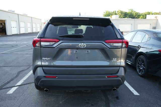 Used 2024 Toyota RAV4 LE AWD/4WD image 10