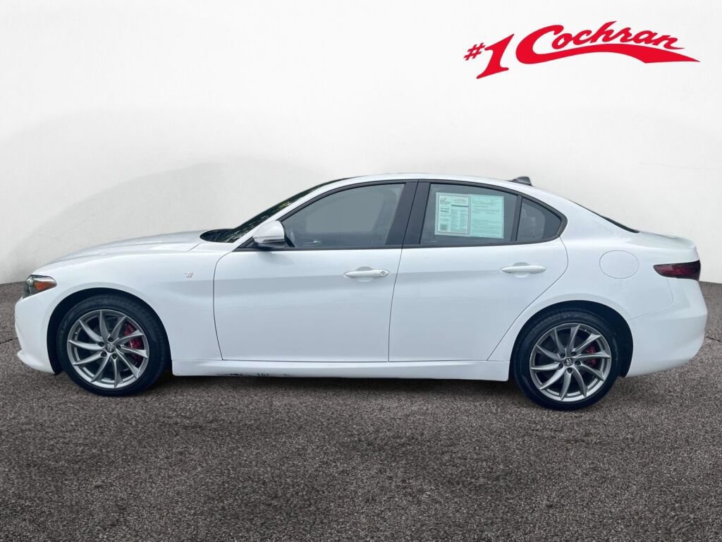Used 2022 Alfa Romeo Giulia Ti w/ Active Assist Plus Package AWD/4WD image 10