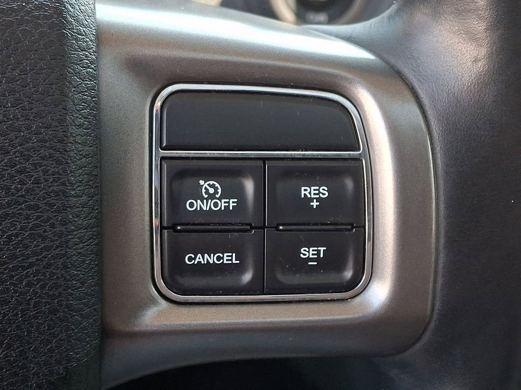 Used 2018 Dodge Journey Crossroad w/ Nav & Sun Group image 24