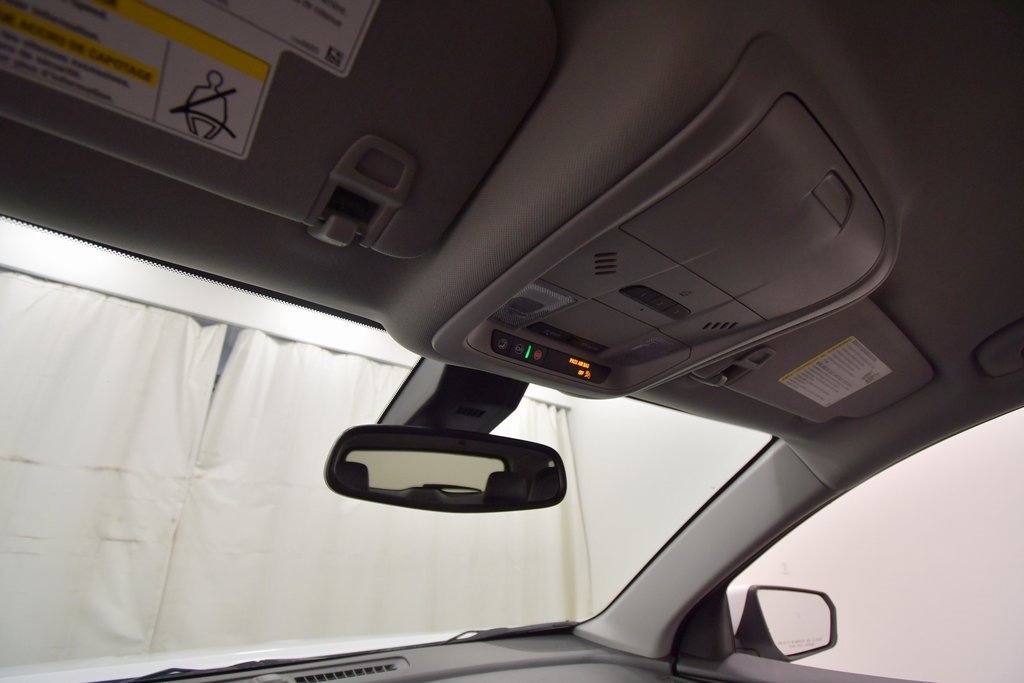 Used 2024 GMC Terrain SLT image 27