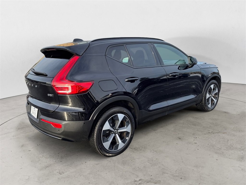 Certified 2025 Volvo XC40 B5 Plus image 6