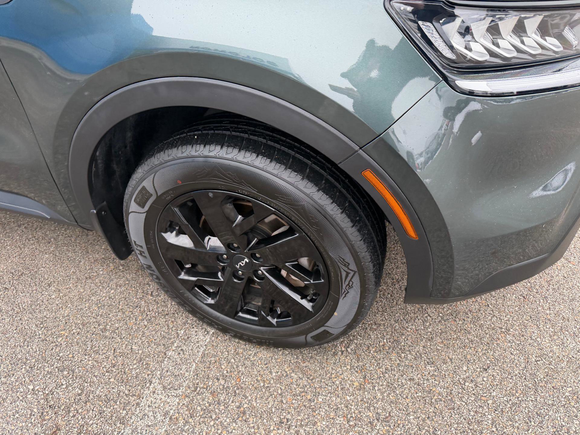 Used 2023 Kia Sorento S w/ Panoramic Sunroof Package image 9