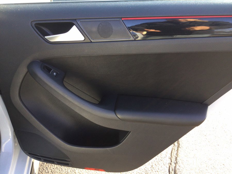 Used 2017 Volkswagen Jetta GLI FWD image 15