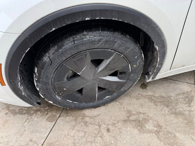 Used 2024 Toyota Prius LE image 11