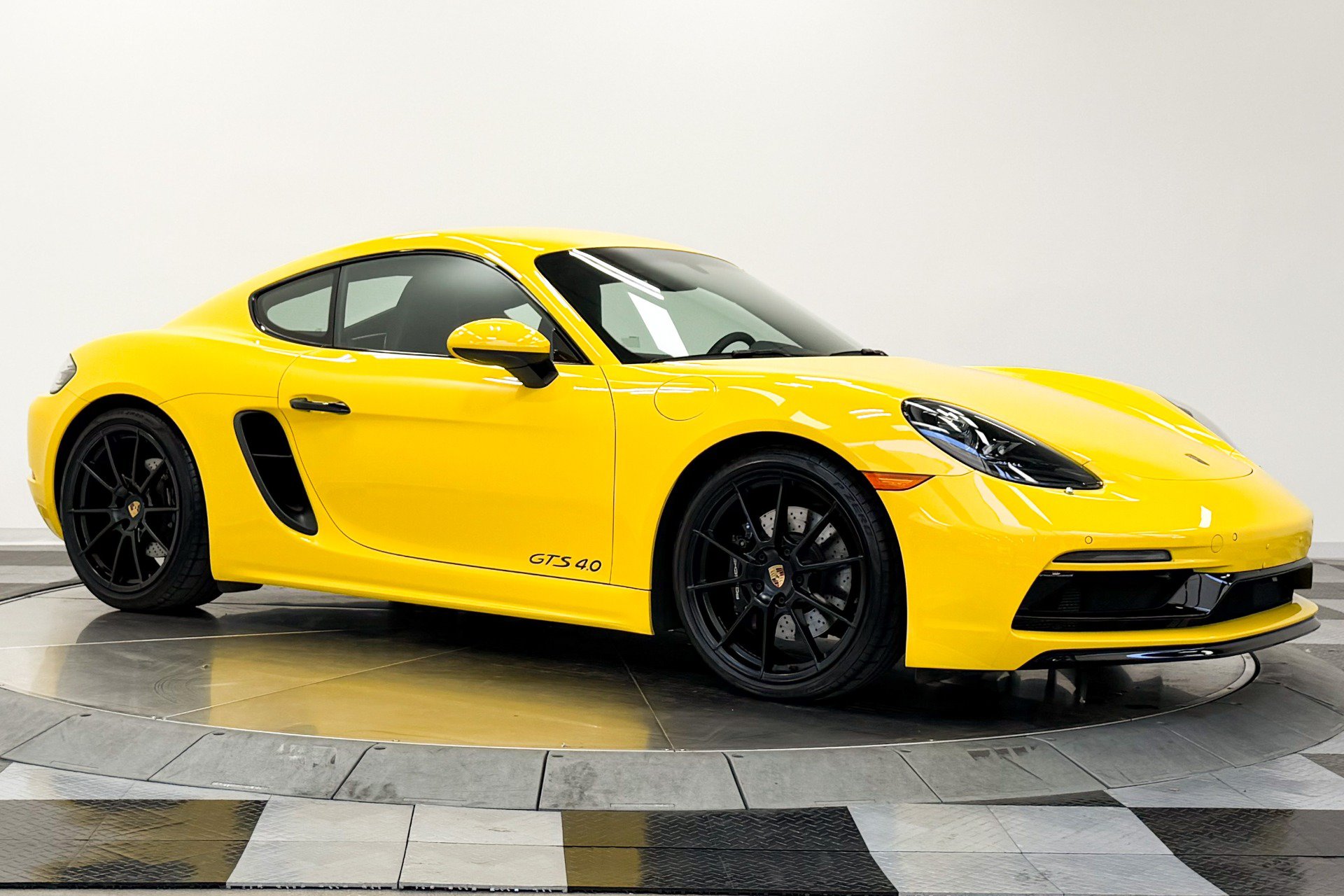 Used 2023 Porsche 718 Cayman GTS RWD image 3