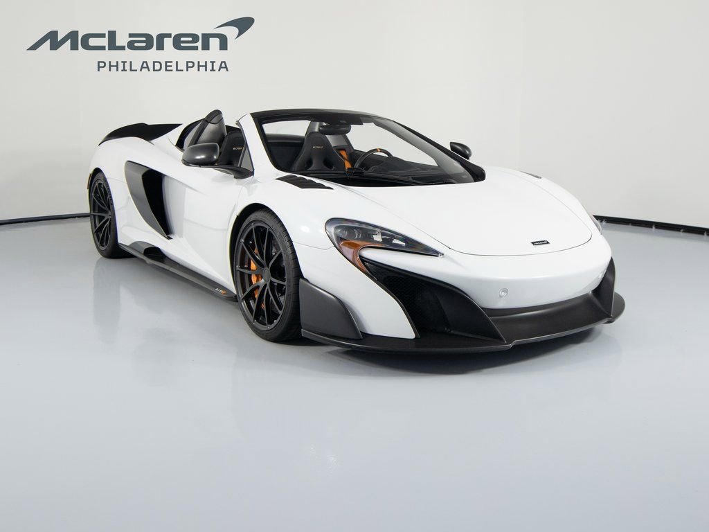 Used 2016 McLaren 675LT Spider image 4