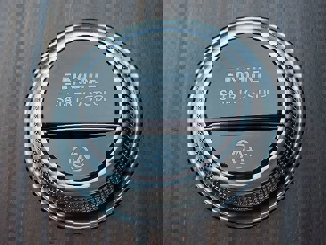 Used 2025 Mercedes-Benz C 300 Sedan image 27