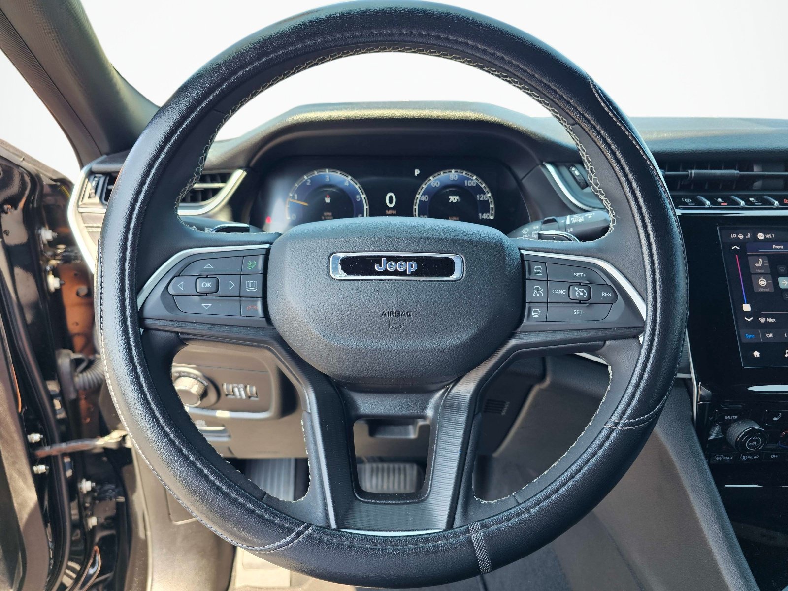 Used 2024 Jeep Grand Cherokee L Laredo RWD image 19