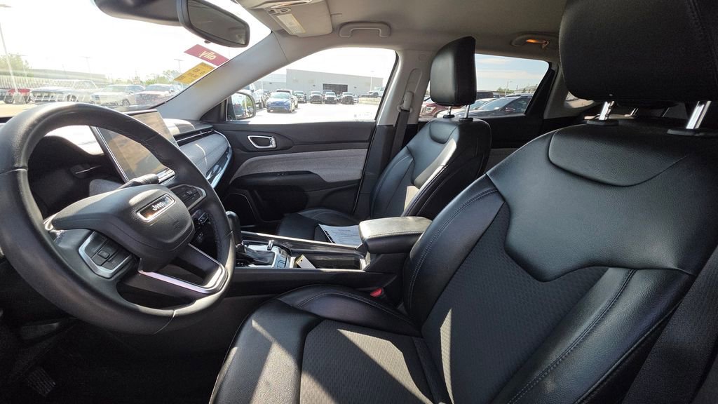 Used 2022 Jeep Compass Latitude image 11