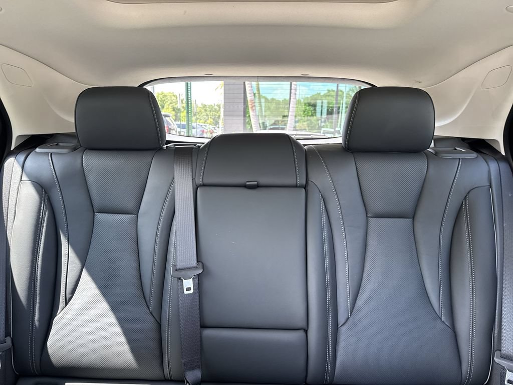 Used 2021 Buick Envision Essence w/ Technology Package I FWD image 18