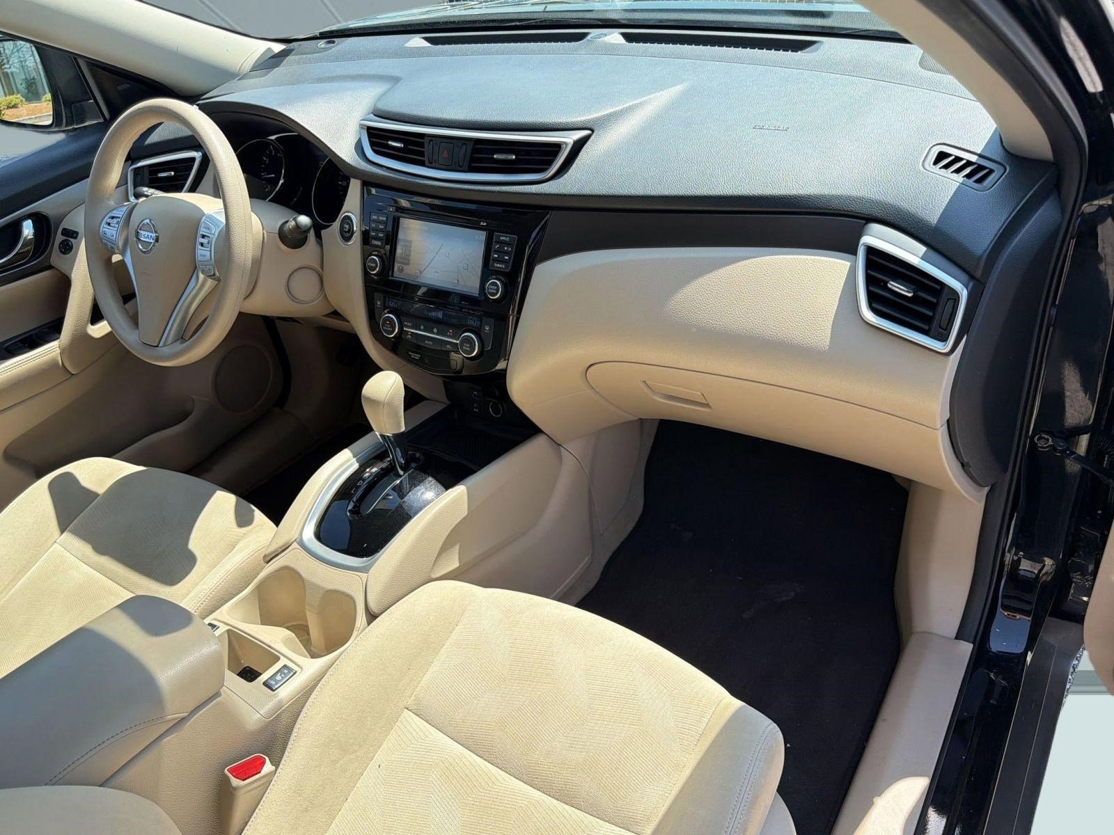 Used 2015 Nissan Rogue SV w/ SV Premium Package image 30