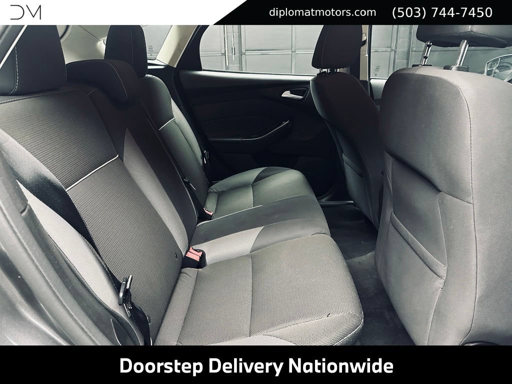Used 2014 Ford Focus SE w/ SE Winter Package FWD image 21