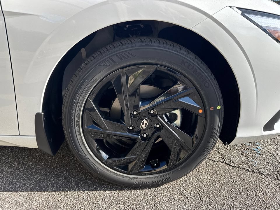 New 2026 Hyundai Elantra SEL Sport FWD image 13