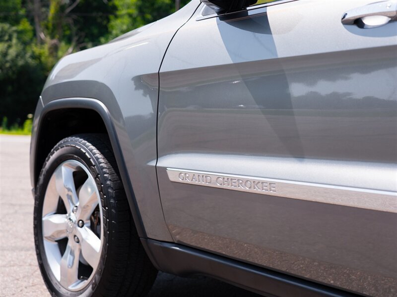 Used 2012 Jeep Grand Cherokee Overland Summit AWD/4WD image 11