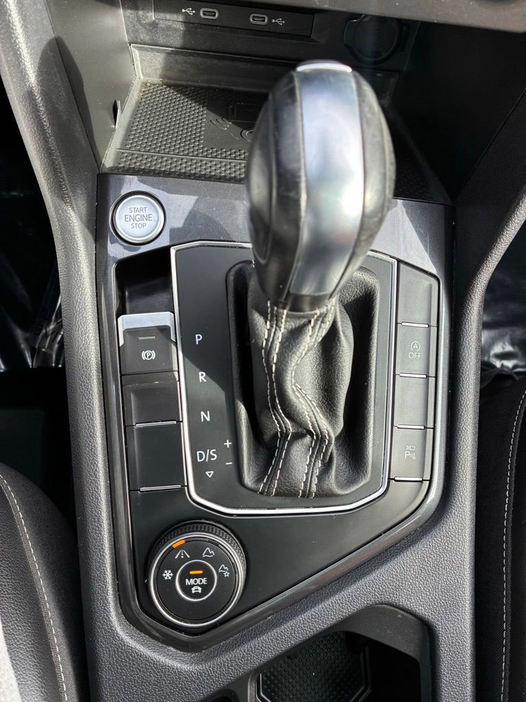 Used 2021 Volkswagen Tiguan SEL Premium R-Line image 34