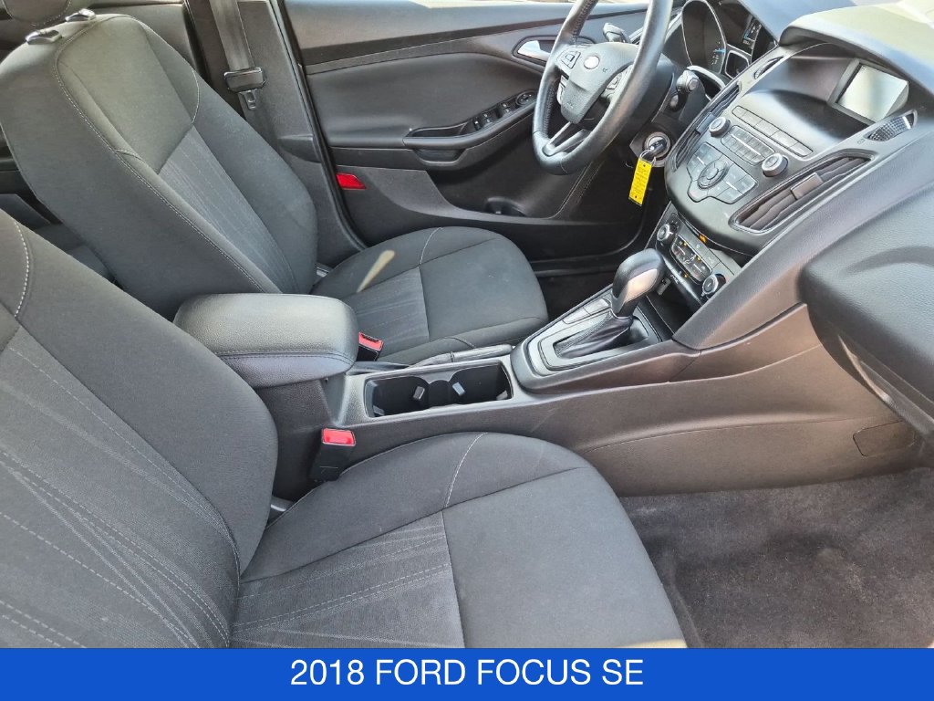 Used 2018 Ford Focus SE w/ Cold Weather Package FWD image 29