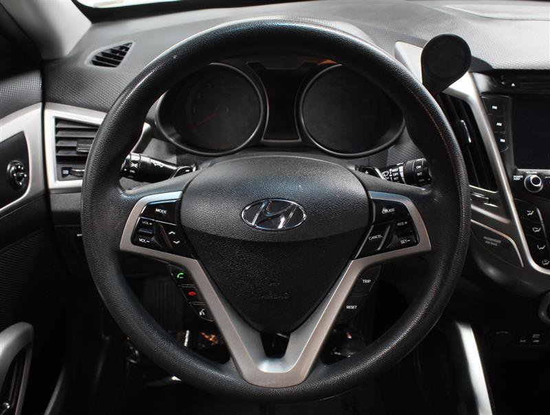 Used 2016 Hyundai Veloster image 14