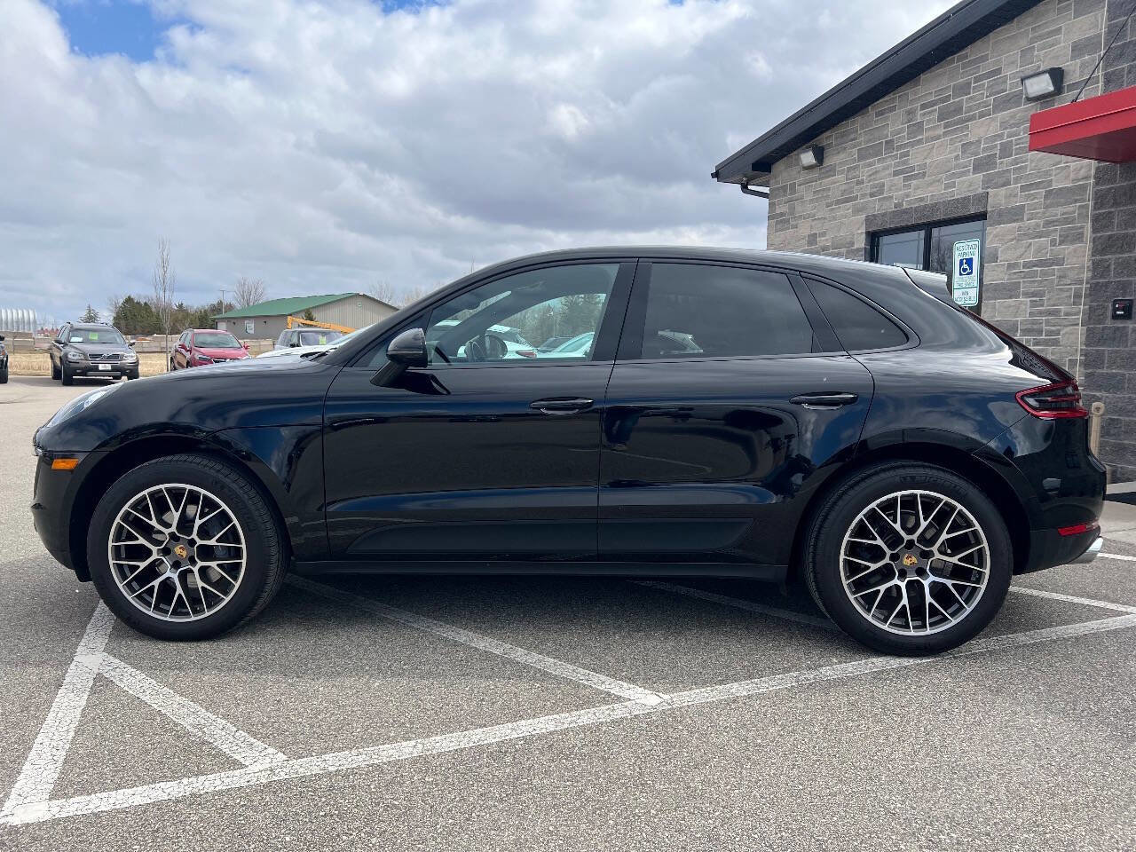 Used 2018 Porsche Macan image 7