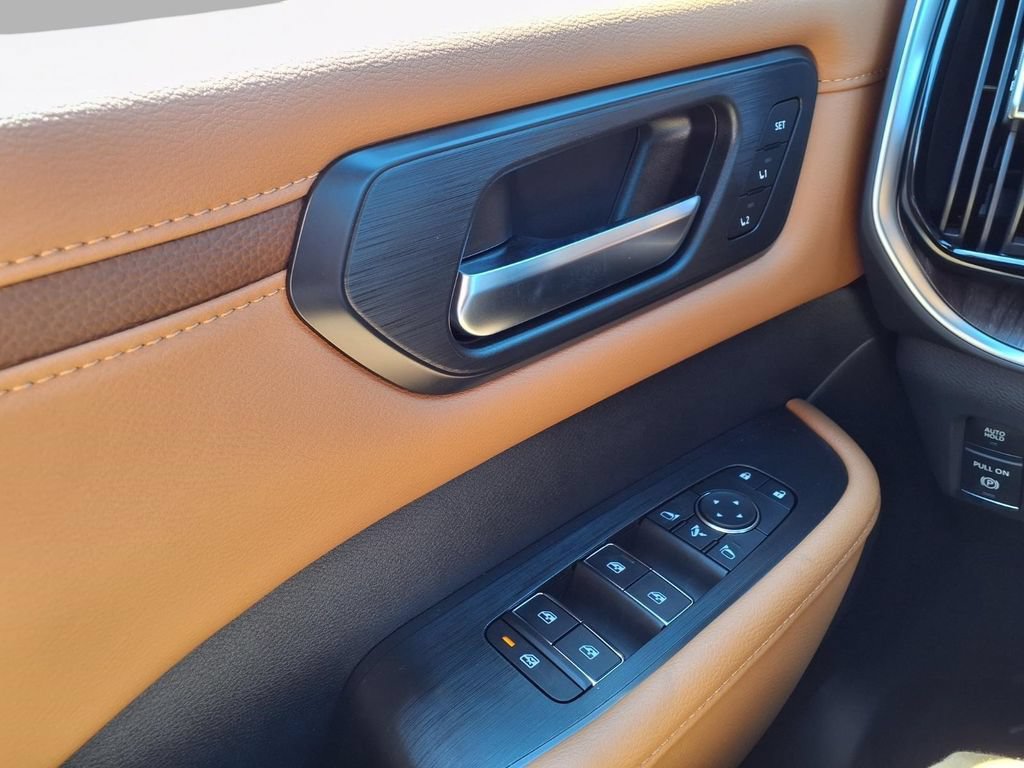 New 2026 Nissan Armada SL w/ Captain's Chari Seat Package AWD/4WD image 17