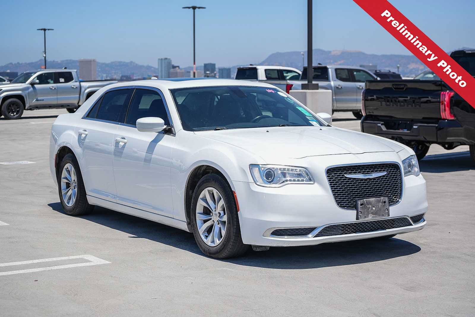 Used 2016 Chrysler 300 Limited RWD image 3