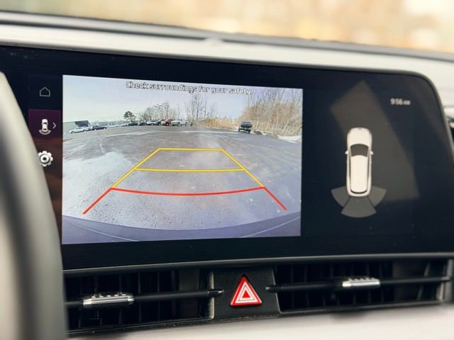 Used 2025 Kia Sportage EX image 14