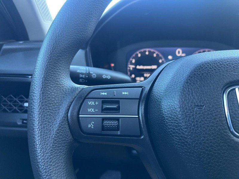 Used 2025 Honda Accord SE image 17