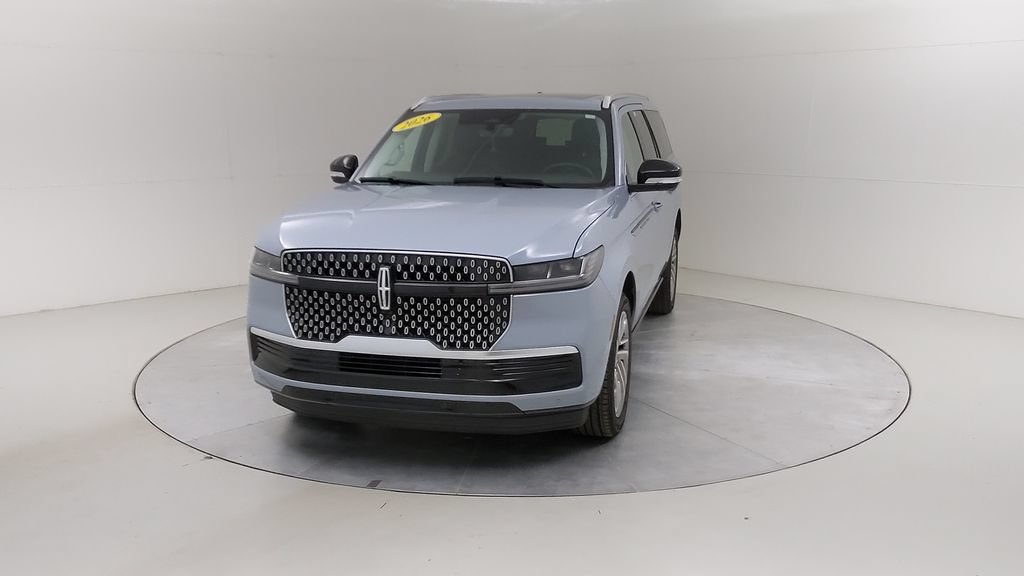 Used 2026 Lincoln Navigator L Reserve AWD/4WD image 10