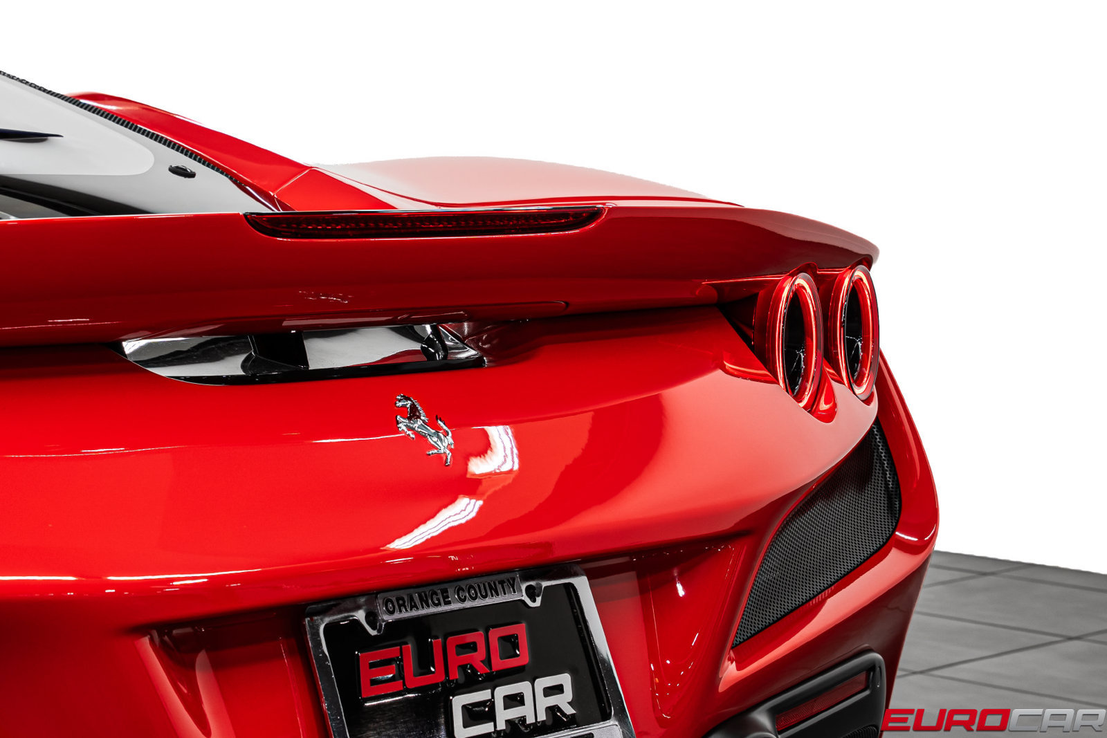 Used 2022 Ferrari F8 Tributo RWD image 22