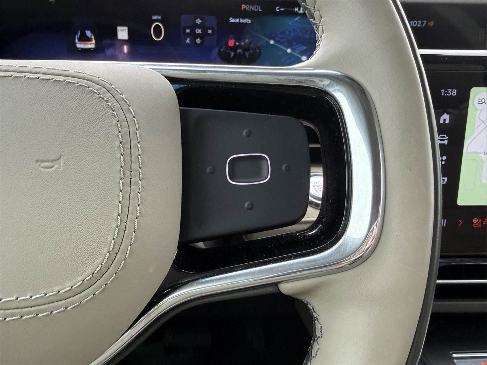 Used 2024 Lincoln Nautilus Reserve w/ Equipment Group 202A image 15