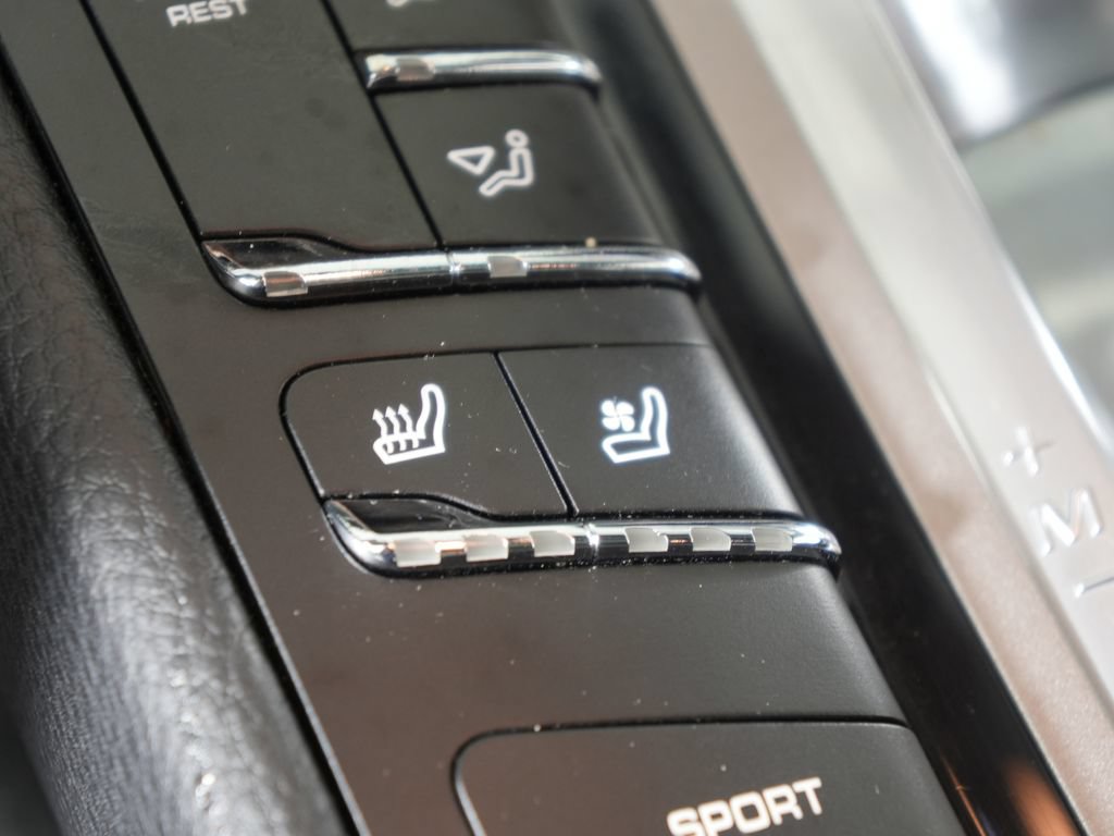 Certified 2016 Porsche Panamera Edition RWD image 33