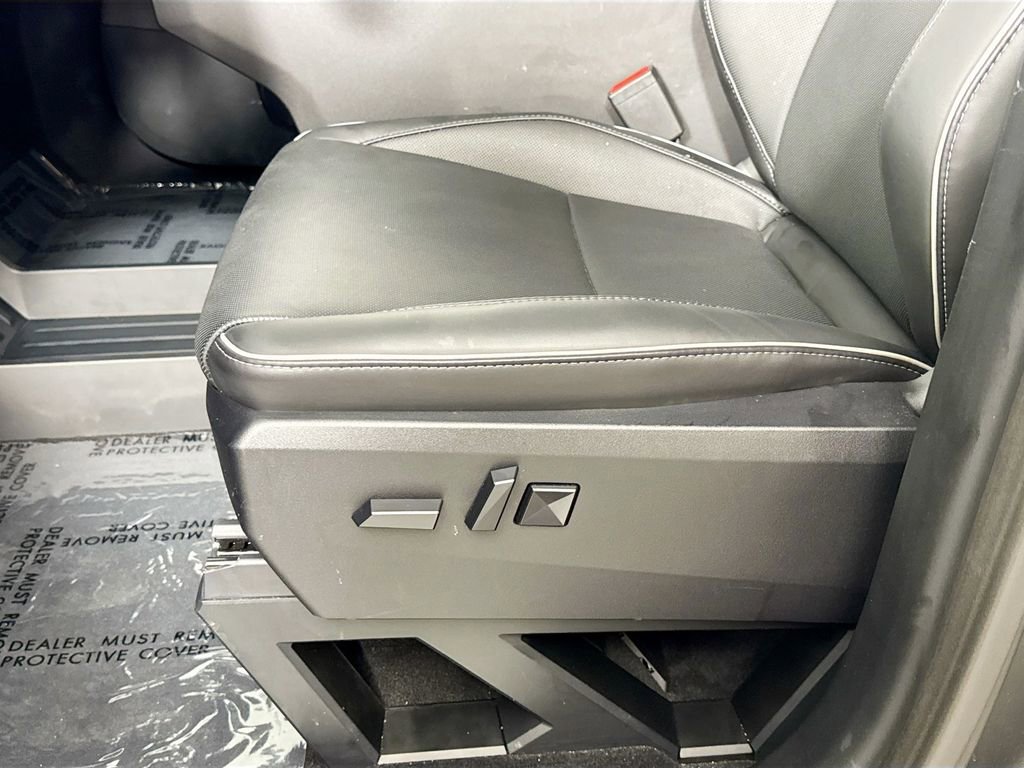 Used 2024 Tesla Cybertruck AWD Crew Cab image 18