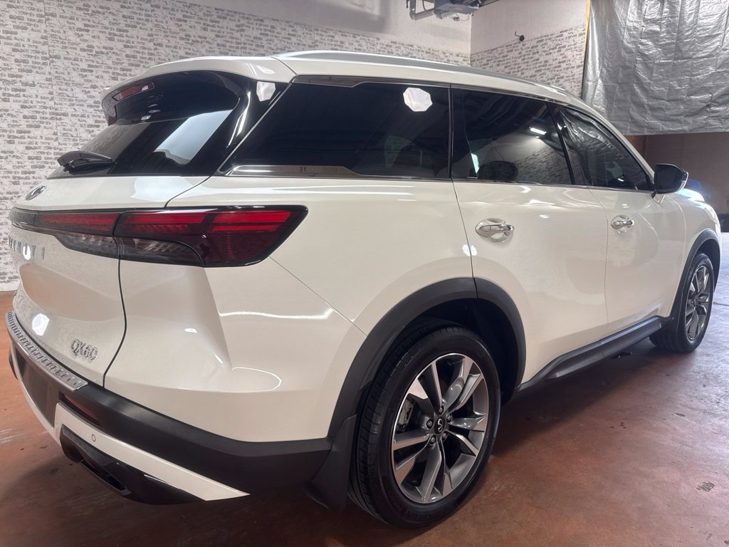 Used 2023 INFINITI QX60 Luxe w/ Vision Package AWD/4WD image 7