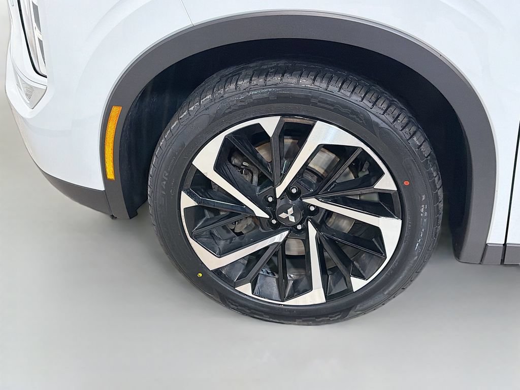 Used 2024 Mitsubishi Outlander SE AWD/4WD image 27