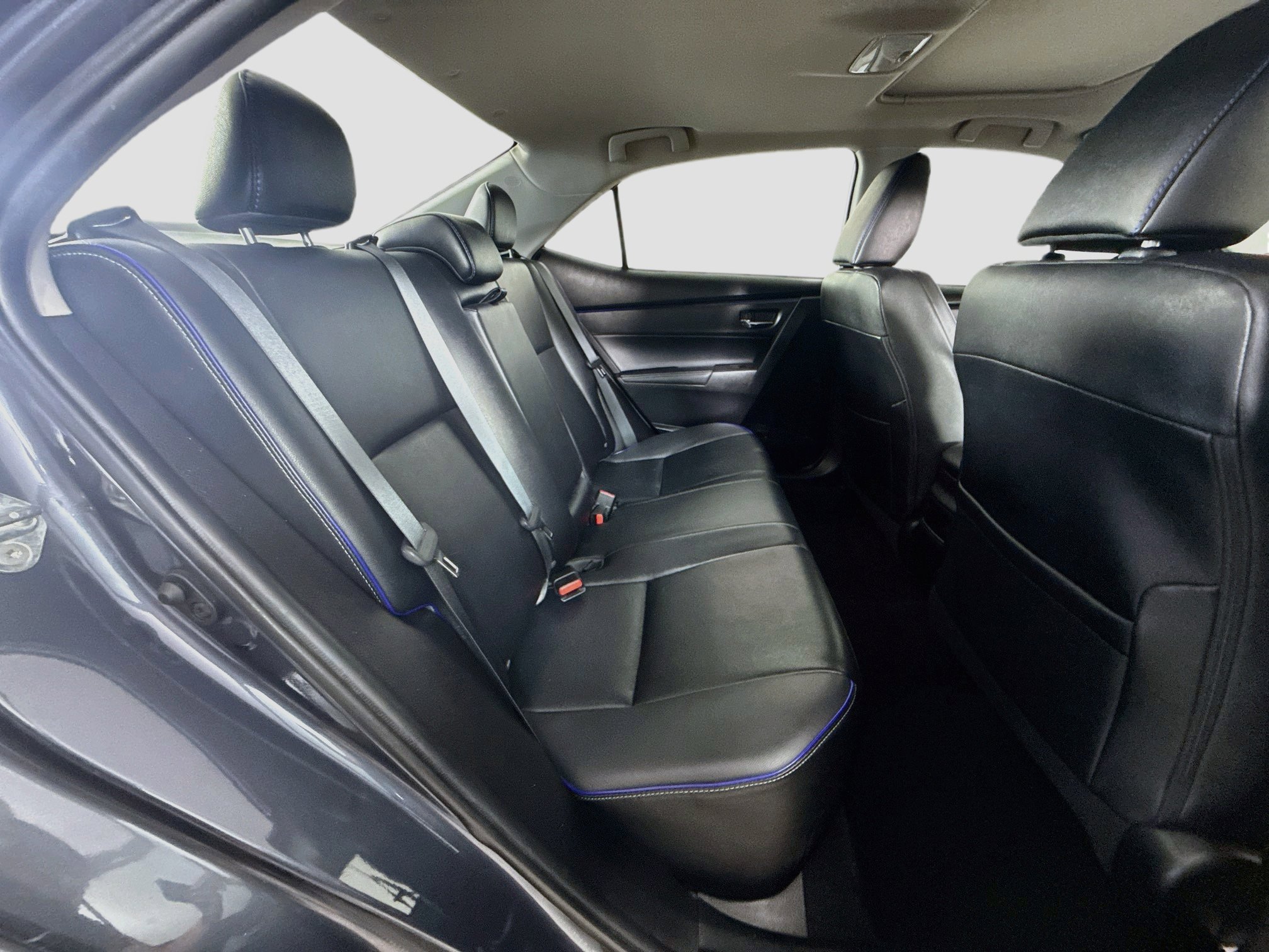 Used 2019 Toyota Corolla XSE FWD image 27