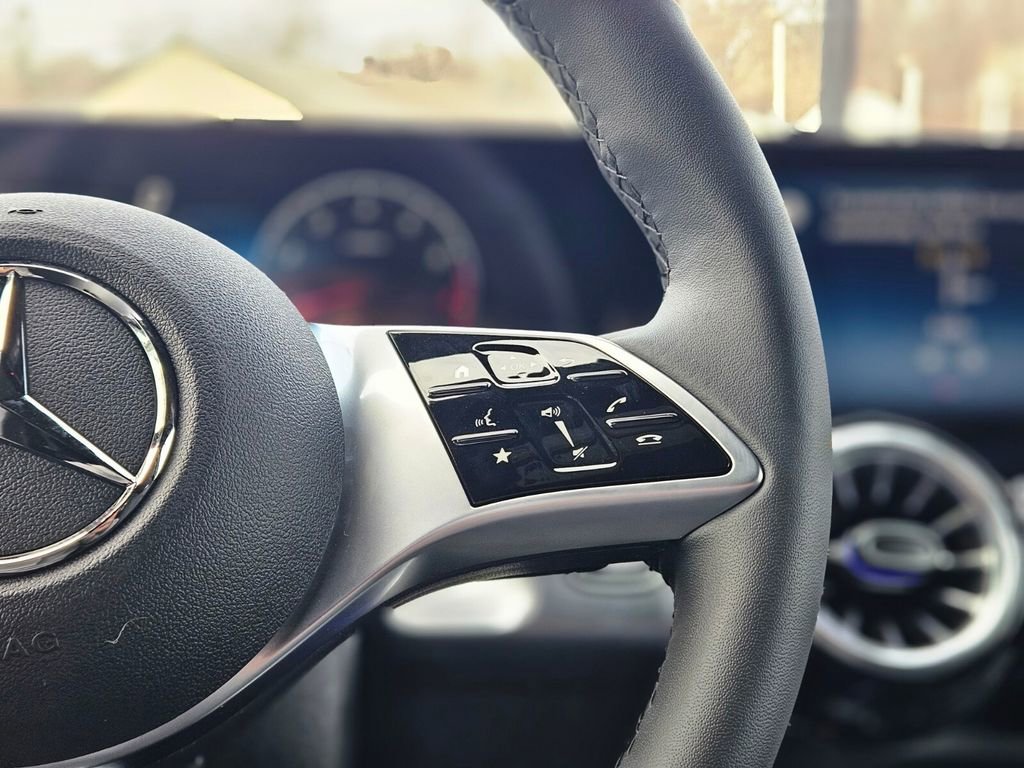 New 2026 Mercedes-Benz GLB 250 4MATIC image 28