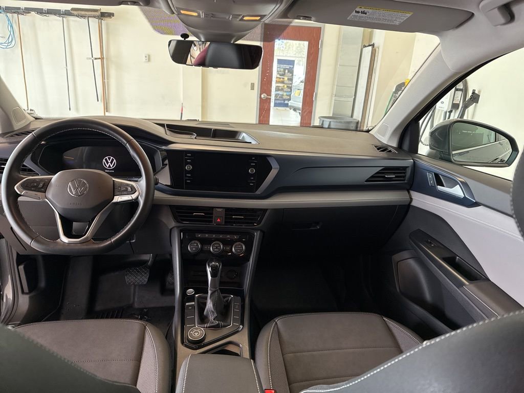 Used 2024 Volkswagen Taos SE image 14