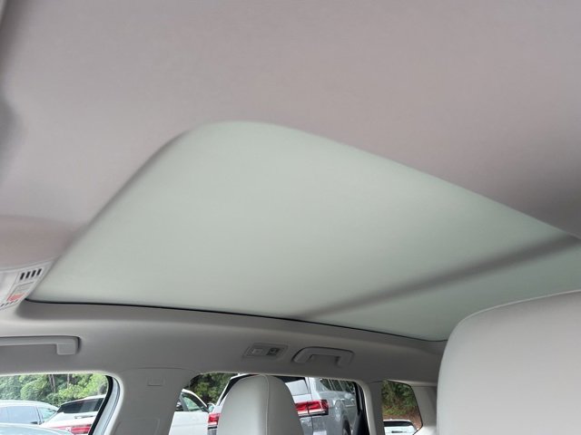 New 2025 Volkswagen Taos SE image 11