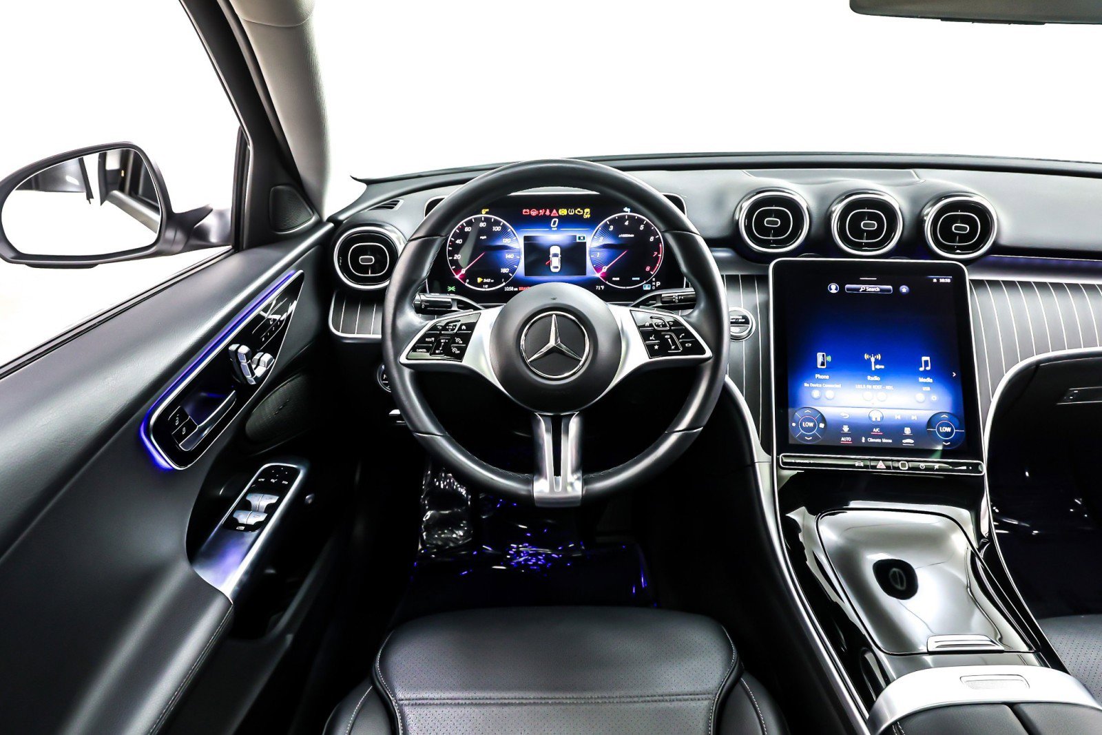 Used 2023 Mercedes-Benz C 300 Sedan image 5