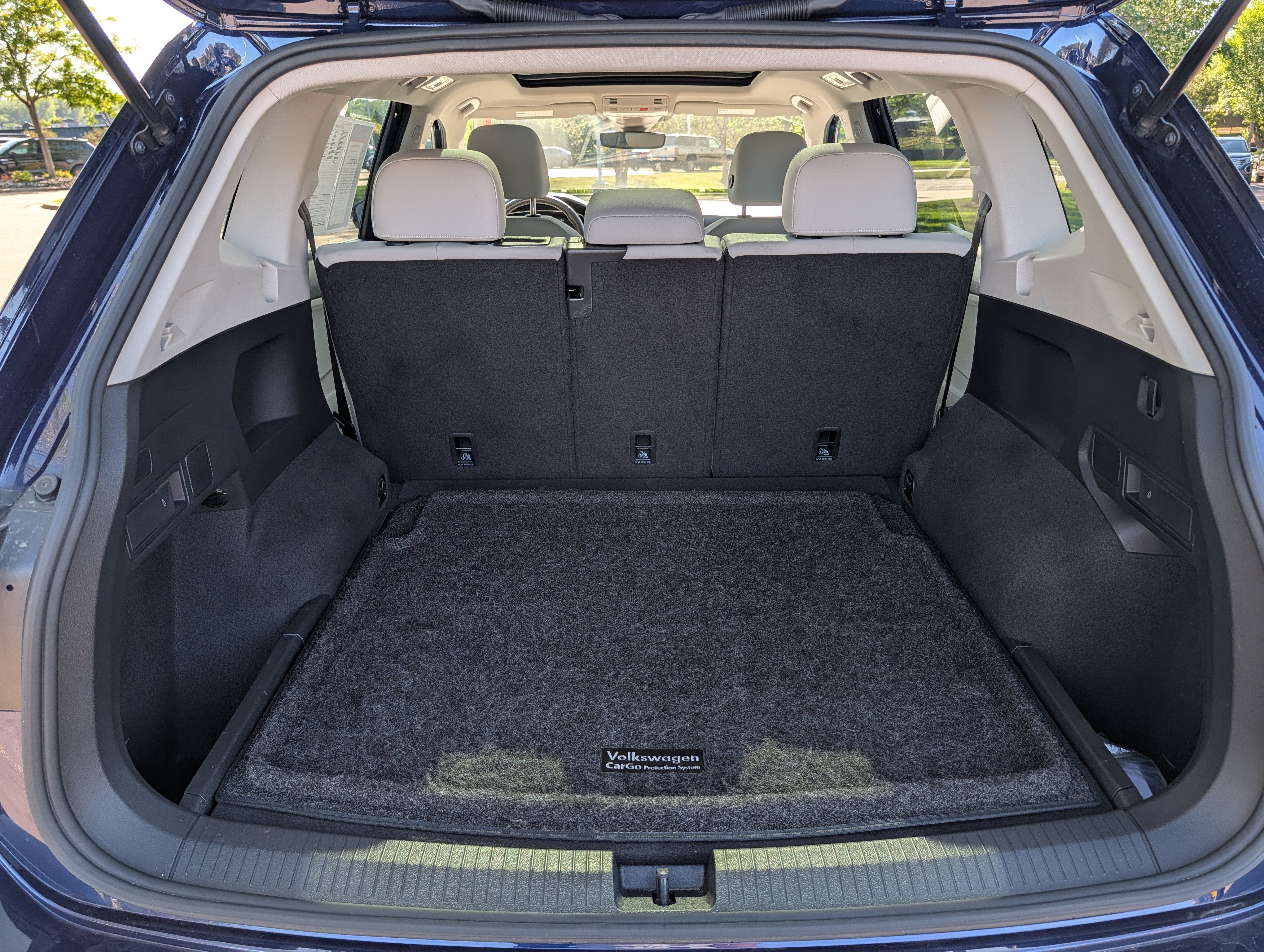 Used 2023 Volkswagen Tiguan SE w/ Panoramic Sunroof Package AWD/4WD image 18